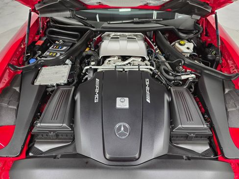 Used 2018 Mercedes-Benz AMG GT C image 4