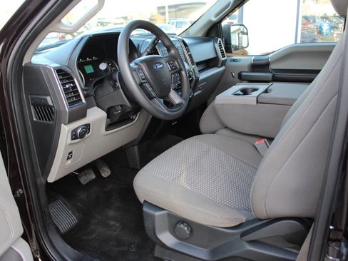 Used 2018 Ford F150 XLT image 12