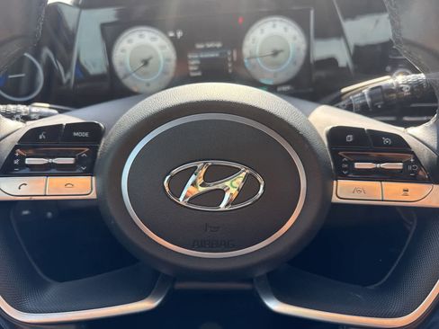 Used 2021 Hyundai Elantra SEL w/ Convenience Package FWD image 17