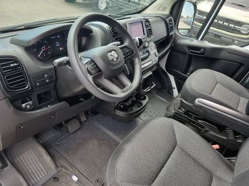 Used 2025 RAM ProMaster 2500 w/ Convenience Group FWD image 11
