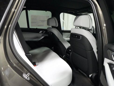 New 2026 BMW X5 xDrive40i w/ Climate Comfort Package AWD/4WD image 10