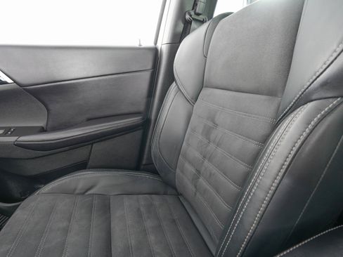 Used 2022 Mitsubishi Outlander SE image 28