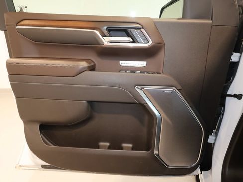 Certified 2025 GMC Sierra 1500 Denali AWD/4WD image 23