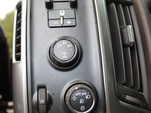 Used 2015 Chevrolet Silverado 2500 LT w/ Z71 Package, Off-Road AWD/4WD image 24