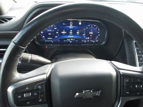 Used 2023 Chevrolet Tahoe Z71 w/ Luxury Package image 31