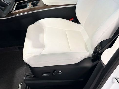 Used 2022 Tesla Model X image 14