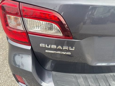Used 2017 Subaru Outback 2.5i w/ Popular Package #2 AWD/4WD image 5