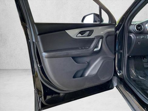 Used 2019 Chevrolet Blazer L FWD image 14
