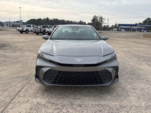 Used 2026 Toyota Camry SE FWD image 4