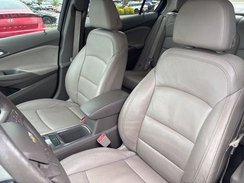 Used 2017 Chevrolet Cruze Premier FWD image 11