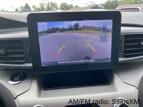 Used 2021 Ford Explorer XLT w/ Equipment Group 202A image 18