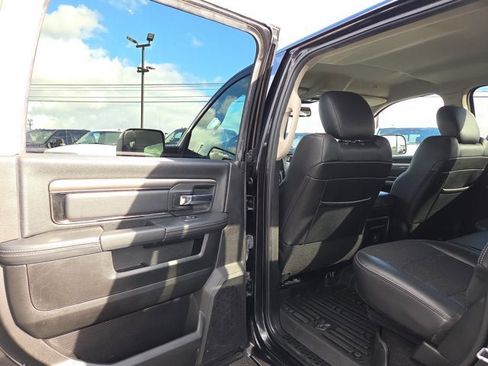 Used 2018 RAM 2500 Big Horn w/ Sport Appearance Group image 10