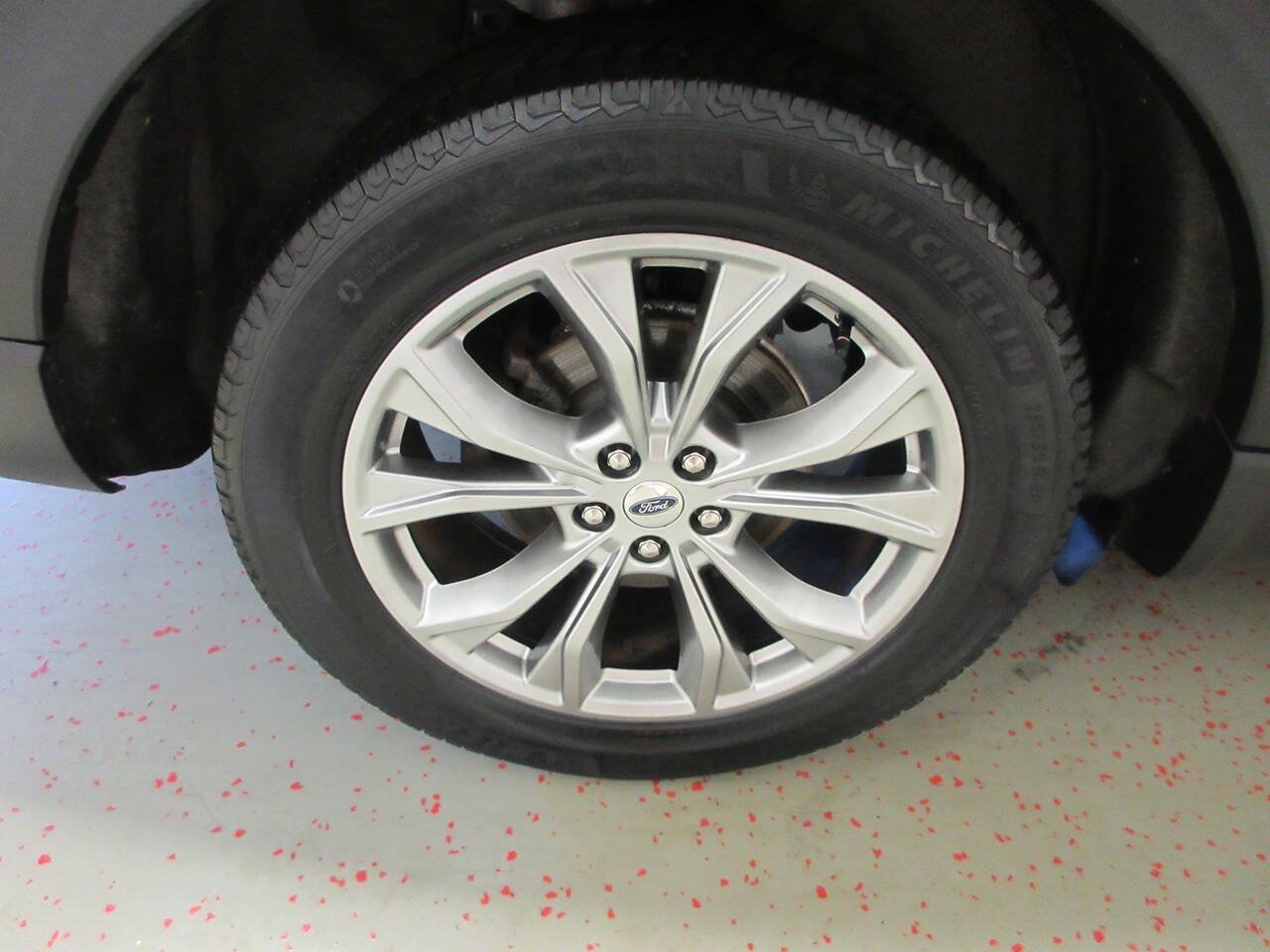 Used 2021 Ford Explorer Limited w/ Equipment Group 301A AWD/4WD image 13