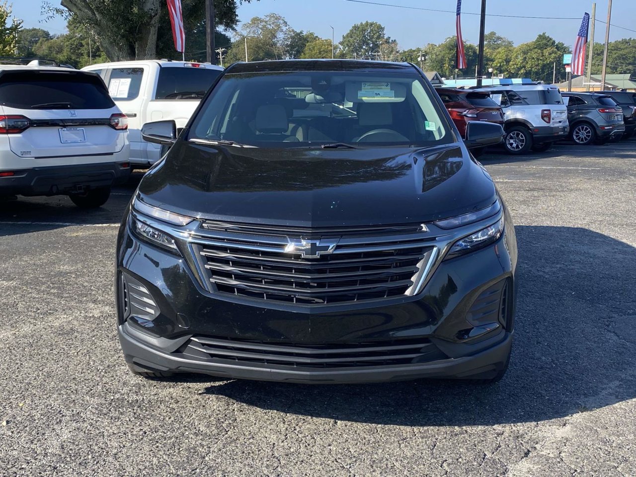 Used 2024 Chevrolet Equinox LS w/ LS Convenience Package FWD image 2