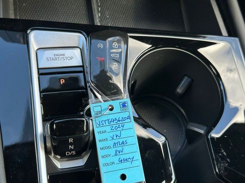 Used 2024 Volkswagen Atlas Cross Sport SE image 41