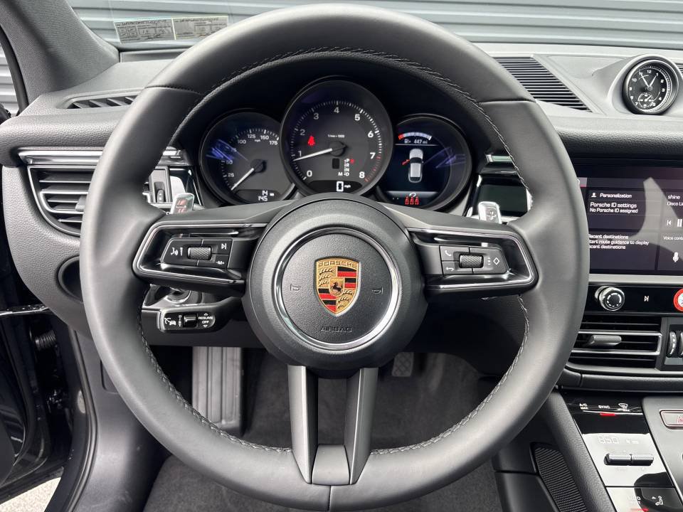 Certified 2026 Porsche Macan AWD/4WD image 14
