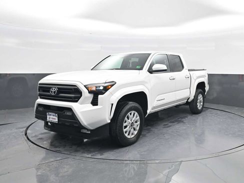 Used 2024 Toyota Tacoma SR5 image 4
