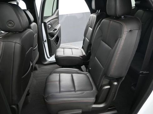 Used 2023 Chevrolet Traverse RS image 14