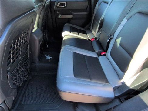 Used 2021 Ford Bronco Black Diamond w/ Sasquatch Package AWD/4WD image 18