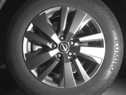 Used 2025 Nissan Pathfinder SV image 12