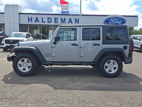Used 2016 Jeep Wrangler Unlimited Sport w/ Quick Order Package 24S AWD/4WD image 4
