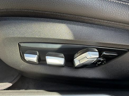 Used 2020 BMW 740i RWD image 12