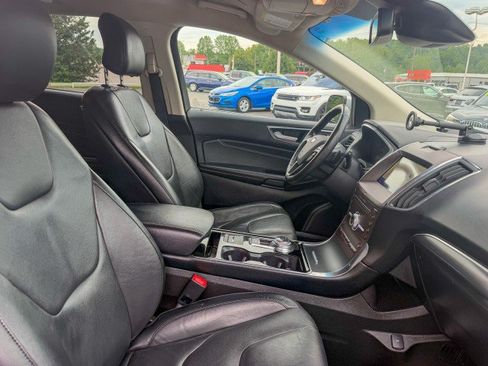 Used 2019 Ford Edge Titanium AWD/4WD image 23