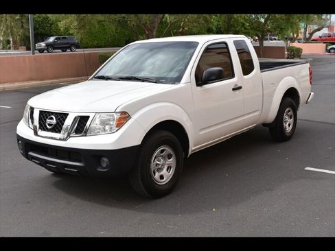 Used 2019 Nissan Frontier S image 3
