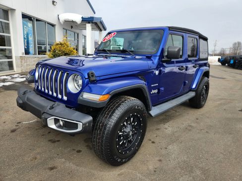 Used 2018 Jeep Wrangler Unlimited Sahara w/ Dual Top Group image 5