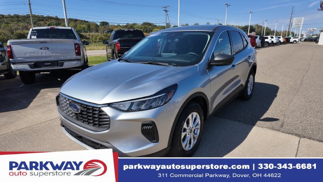 Used 2023 Ford Escape Active w/ Tech Pack #1 AWD/4WD image 3