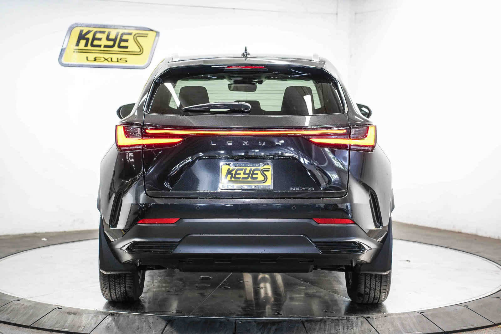 Used 2025 Lexus NX 250 FWD w/ Accessory Package (K3) image 3