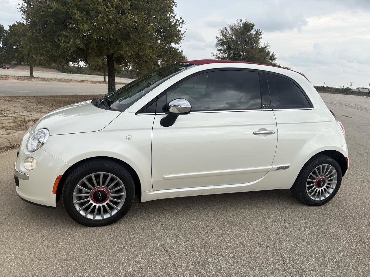Used 2012 FIAT 500 Lounge w/ Luxury Leather Pkg FWD image 3