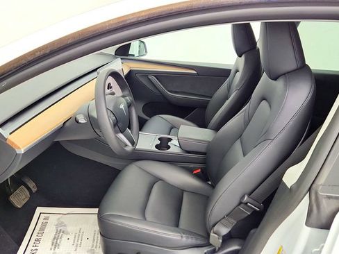 Used 2024 Tesla Model Y Long Range image 25