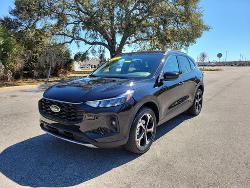 Used 2025 Ford Escape ST-Line Select w/ Tech Pack #1 image 8