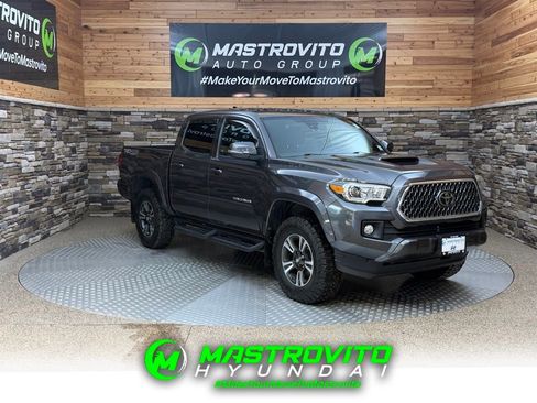 Used 2019 Toyota Tacoma TRD Sport AWD/4WD image 1