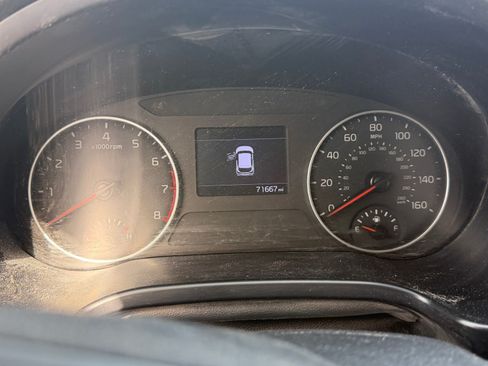 Used 2023 Kia Seltos LX AWD/4WD image 7