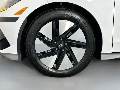 New 2025 Hyundai Ioniq 6 SE image 23