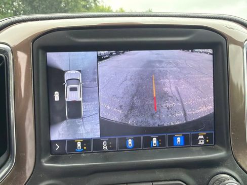 Used 2020 Chevrolet Silverado 1500 High Country w/ Technology Package AWD/4WD image 22