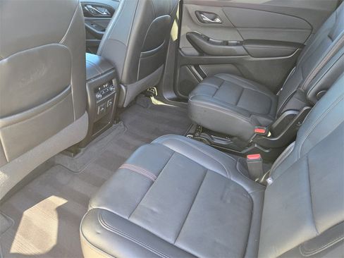Used 2022 Chevrolet Traverse RS image 29
