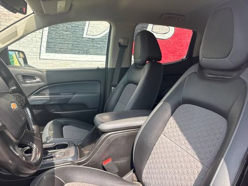 Used 2018 Chevrolet Colorado Z71 AWD/4WD image 14