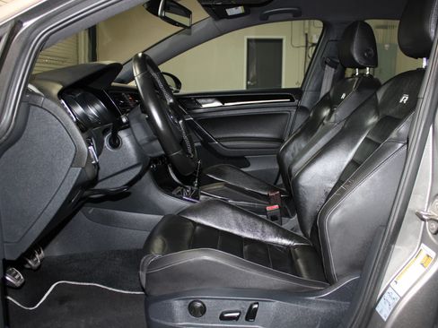 Used 2016 Volkswagen Golf R 4-Door AWD/4WD image 9