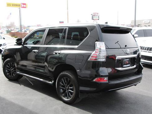 Used 2023 Lexus GX 460 Premium w/ Premium Package image 5