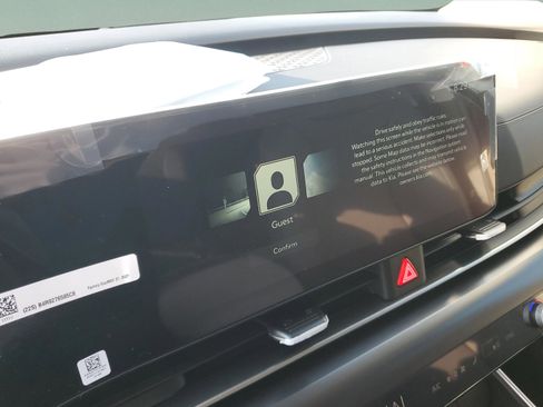 New 2026 Kia Carnival FWD image 18