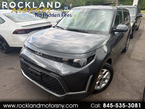 Used 2023 Kia Soul LX w/ LX Technology Package FWD image 1