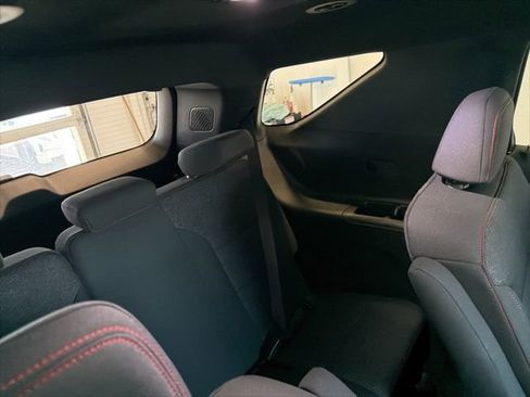 Used 2024 Chevrolet Traverse Z71 image 33