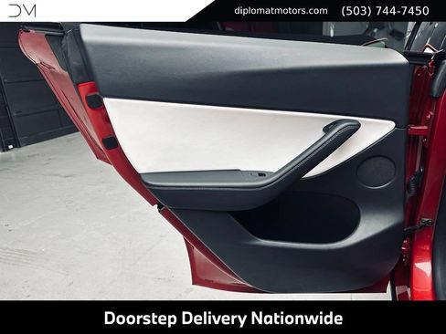 Used 2022 Tesla Model Y Performance AWD/4WD image 27