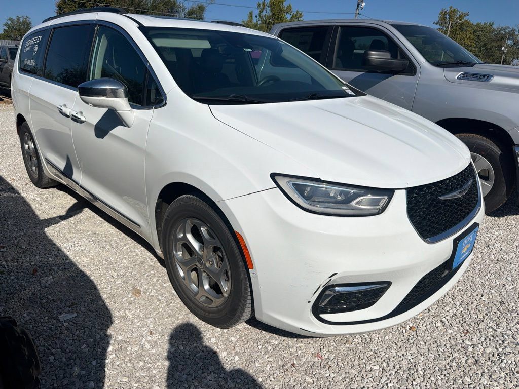 Used 2022 Chrysler Pacifica Limited FWD image 4