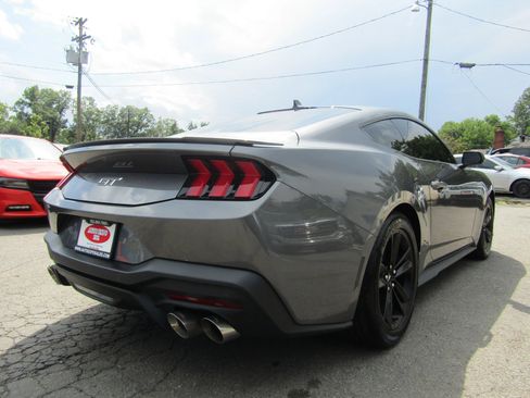 Used 2024 Ford Mustang GT RWD image 9