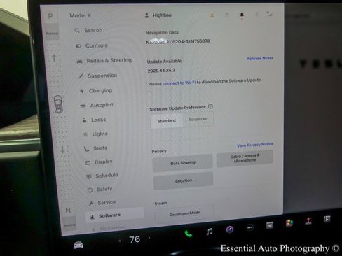 Used 2022 Tesla Model X image 34