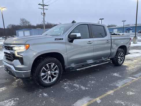 Used 2023 Chevrolet Silverado 1500 LT w/ Z71 Off-Road Package image 8